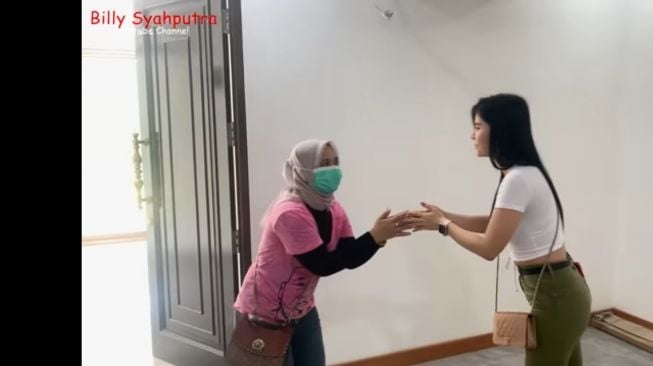 Rumah baru Billy Syahputra [YouTube: Billy Syahputra]