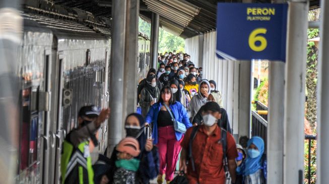 Penumpang KRL Keluhkan Waktu Tempuh yang Jadi Lebih Lama