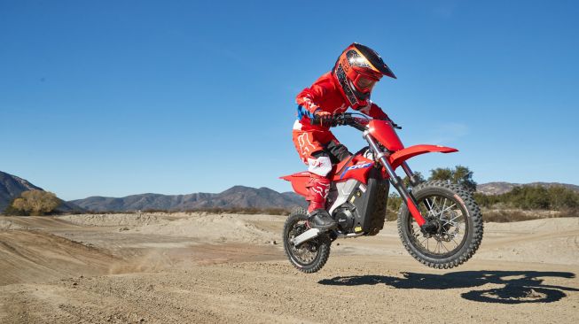 Honda CRF Electric atau CRF-E2 ditujukan kepada crosser-crosser muda belia [Autoevolution].