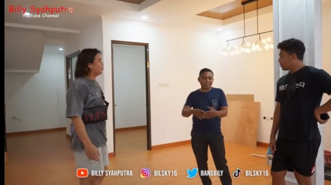 Rumah baru Billy Syahputra [YouTube: Billy Syahputra]