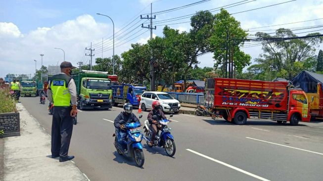 Puluhan Sopir di Malang Juga Mogok Massal Protes ODOL