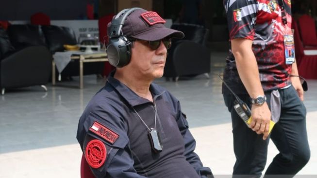 Yasonna Ungkap Alasan Ikut Latihan Menembak