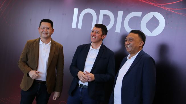 (ki-ka) CFO & CHRO INDICO Andry Firdiansyah, CEO INDICO Andi Kristianto, CTO & CPO INDICO Luthfi K. Arif dalam peluncuran Telkomsel Ekosistem Digital yang diberi nama Indico, Telkomsel, Kamis (10/3/2022). [Telkomsel]