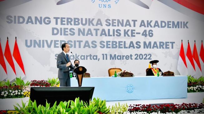 Berpidato di Dies Natalis ke-46 UNS, Jokowi: Universitas Harus Lincah dan Cepat Belajar dengan Perubahan