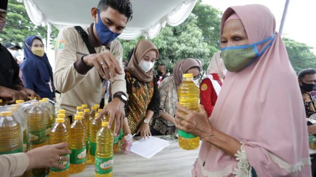 Minyak Goreng di Siak Susah Dicari, Warga: Sekali Ada Harganya Capai Rp25.000 Seliter