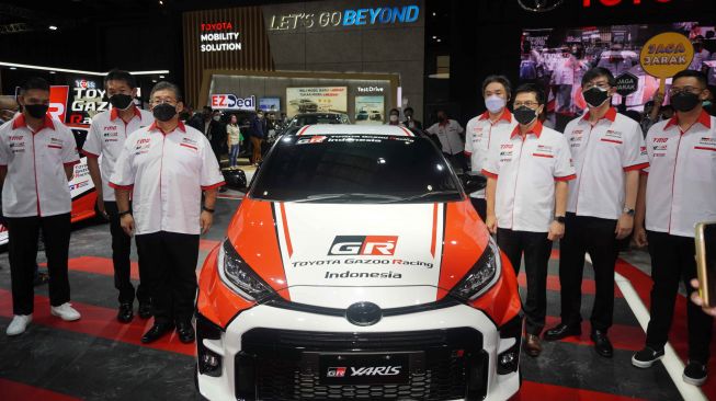 PT Toyota-Astra Motor (TAM) memperkenalkan Tim Toyota Gazoo Racing Indonesia (TGRI) di ajang Jakarta Auto Week (JAW) 2022 di Jakarta Convention Center (JCC), Sabtu (12/3/2022). [Foto: TAM]