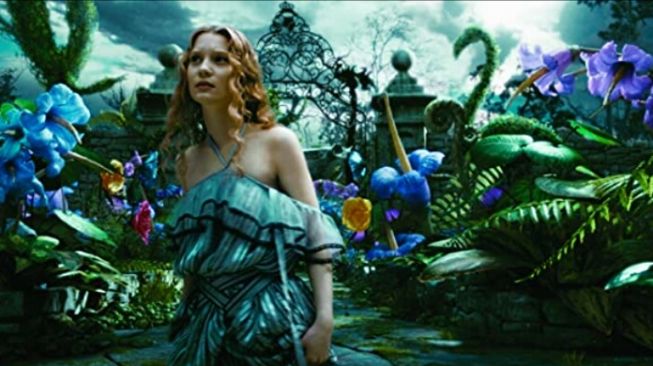 Review Film Alice in Wonderland, Film Fantasi dengan Visual Unik dan Lucu