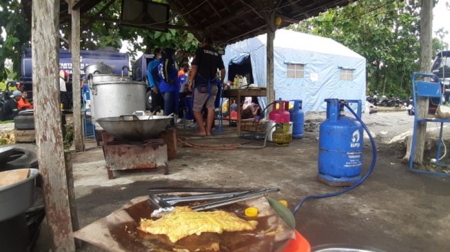 Ratusan Warga Korban Angin Kencang di Paliyan Mengungsi, Posko Kesulitan Minyak Goreng