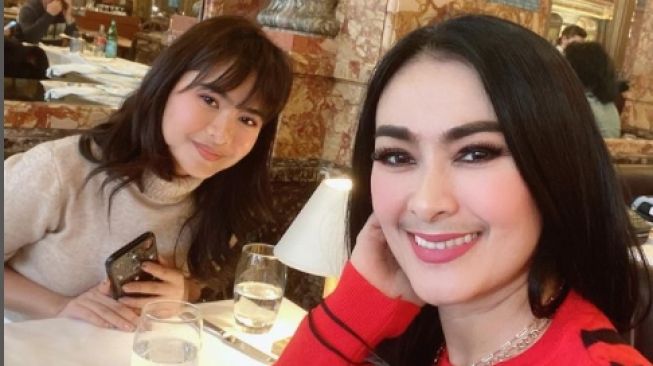 Salshadilla Juwita Komentari Bau Ketiak Erina Gudono, Iis Dahlia Akui Kecolongan