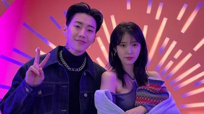 Lirik Lagu Ganadara - Jay Park feat IU