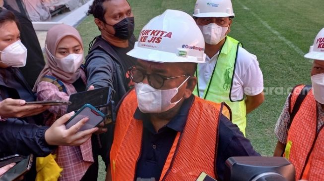 Wakil Ketua DPRD DKI Jakarta, Mohamad Taufik saat berkunjung ke proyek JIS di Jakarta Utara. (Suara.com/Fakhri)