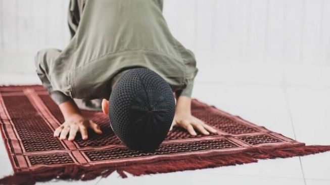 Jangan Salah! Begini Cara Sholat Tarawih di Rumah saat Pandemi