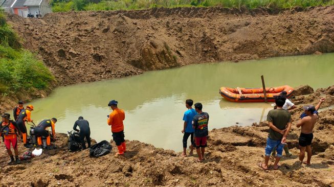 Pencarian Bocah yang Hilang di Kolam Bekas Galian C Belum Membuahkan Hasil, Kades: Sudah Diselami Beberapa Kali