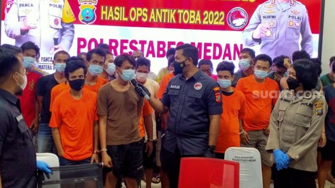 Gerebek Kampung Narkoba di Medan, Polisi Ciduk 105 Tersangka dan Sita 2,1 Kg Sabu