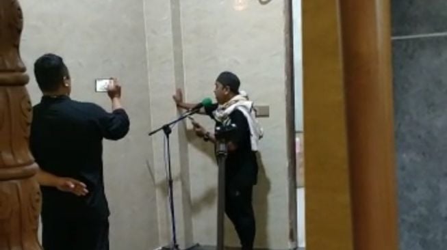 Viral, Gaduh Penetapan Penjabat RT/RW di Makassar Sampai Diumumkan di Masjid