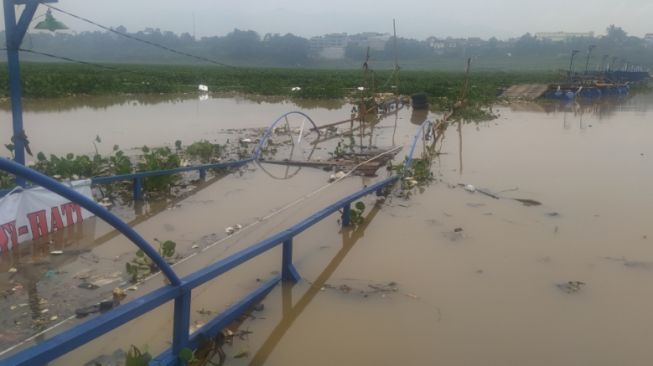 Viral Video Jembatan Batujajar-Cihampelas Amblas, Ini Kata Pengelola