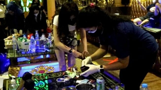 BNNP Batam Razia Pengunjung Grand Dragon Pub & KTV, Menyusul Temuan Ekstasi