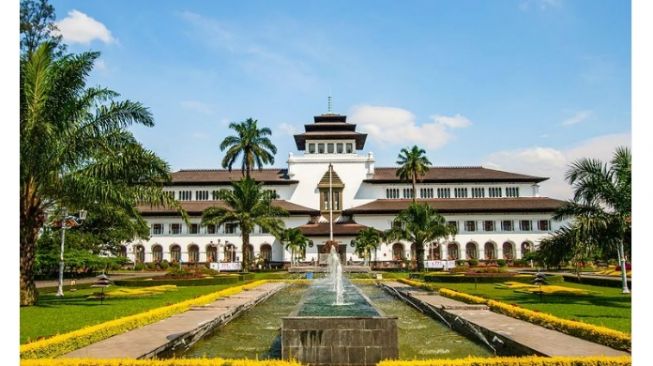 Nasib Nelangsa Kota Bandung: 'Ladang Korupsi' Langganan Para Kepala Daerah