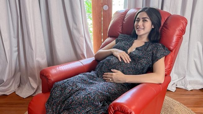 Baby bump Jessica Iskandar. [Instagram/@inijedar]