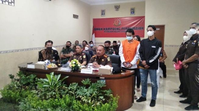 Rumah Restorative Justice: Harmonisasi Hukum Nasional dengan Adat dan Upaya Perdamaian Terhadap Problematika Sosial