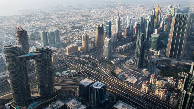 Suasana Kota Dubai terlihat dari gedung Burj Khalifa, Kota Dubai, Uni Emirat Arab, Senin (14/3/2022). [ANTARA FOTO/M Agung Rajasa/wsj]