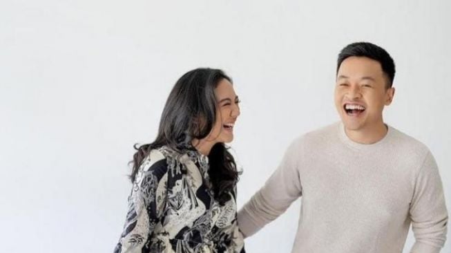 Potret Prewedding Putri Tanjung (Instagram/putri_tanjung)
