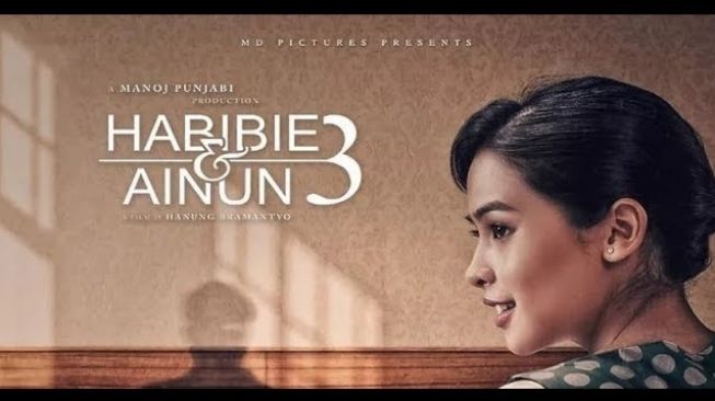 Antara Cinta dan Cita-Cita: Belajar dari Film Habibie & Ainun 3