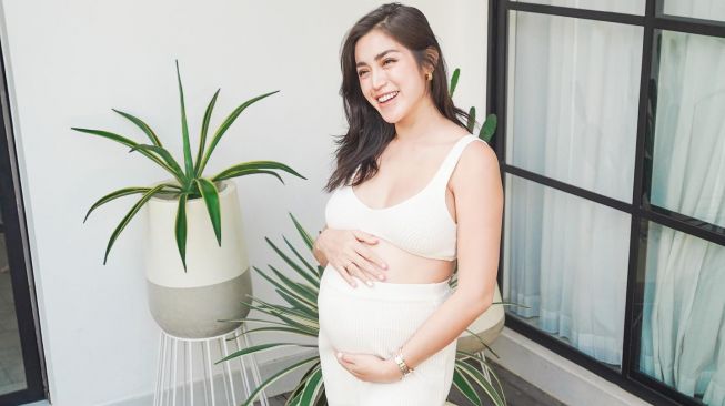 Baby bump Jessica Iskandar. [Instagram/@inijedar]