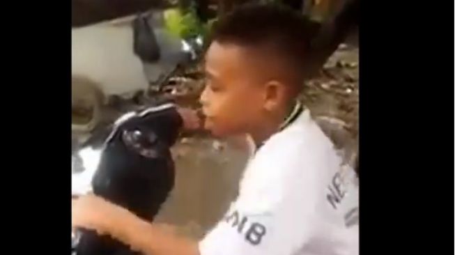 Viral Bocah NTT Peniru Suara Komentator MotoGP Bikin Takjub Enea Bastianini, Publik Salfok dengan Logatnya