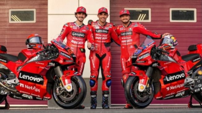 Pembalap Ducati Lenovo Team Berfoto Bersama (Instagram/@ducaticorse)