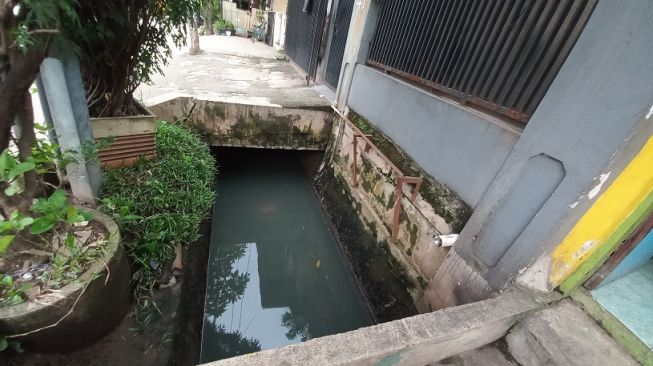 Bocah 5 Tahun Warga Kramat Jati Hanyut Terbawa Arus, Jasadnya Ditemukan di Kali Ciliwung Kampung Melayu