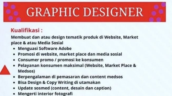 Kutipan lowongan pekerjaan graphic designer dengan kualifikasi rangkap jabatan. (Twitter)