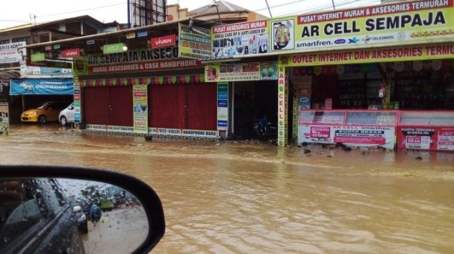 Sabtu dan Minggu Ini, Kaltim Dilanda Hujan Petir, Beberapa Wilayah Diminta Waspada