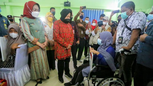 Kemensos Salurkan Bantuan untuk Anak yang Alami Kelainan Mata di Kendari