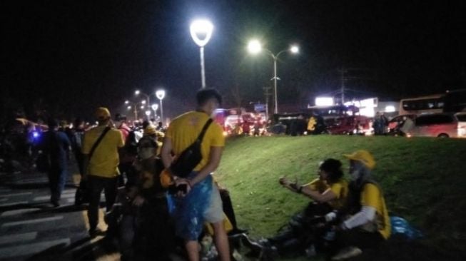 Macet di Mandalika, Penonton Keluar Jalan Kaki Dari Sirkuit ke Tempat Parkir
