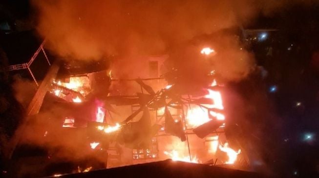 Oknum Polisi yang Bakar Rumah Ayahnya di Ketapang Ternyata Bermasalah, Pernah Pukul Istri dan Sering Mangkir dari Tugas