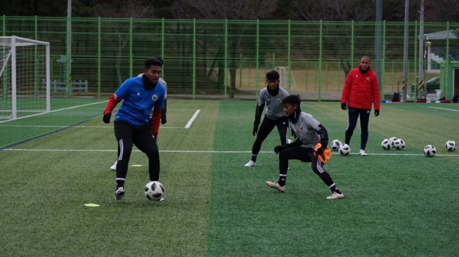 Skuad Timnas Indonesia U-19 menjalani latihan ringan dalam TC di Korea Selatan (Dok. PSSI).