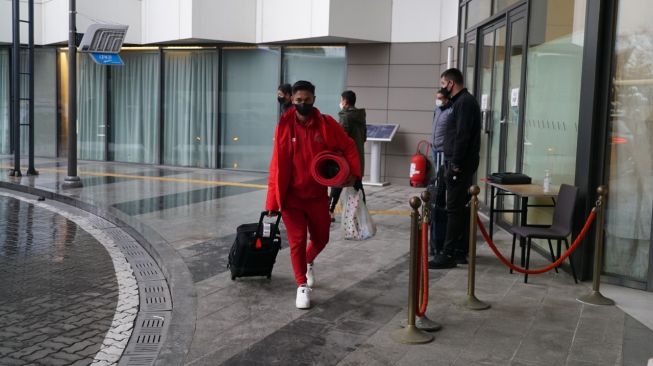 Pemain Timnas Indonesia U-19, Alfriyanto Nico telah selesai menjalani karantina kesehatan selama tujuh hari sejak tiba di Korea Selatan untuk menggelar training camp (TC), Sabtu (19/3/2022) pagi waktu setempat. Kini skuad Garuda Nusantara akan meninggalkan Kota Seoul untuk menuju lokasi TC di Yeongdeok-gun. (Dok. PSSI)