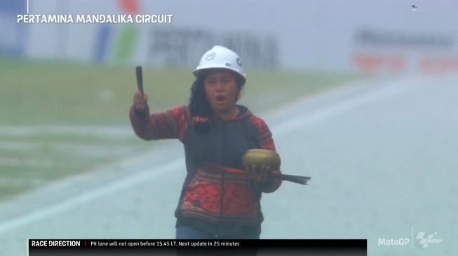 Rara Istiani Wulandari, pawang hujan MotoGP Mandalika. (tangkap layar/ist)