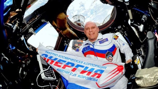 Tiga kosmonot Rusia tiba di ISS. [BBC]