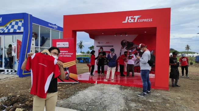 Lewat MotoGP Mandalika, J&T Dukung Pertumbuhan Ekonomi dan UMKM di Lombok