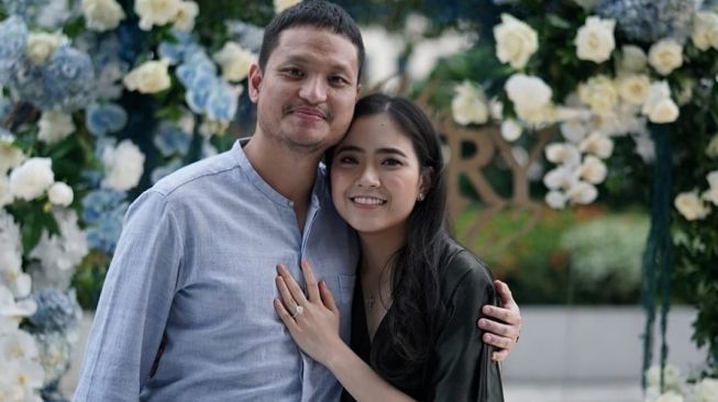 10 Potret Bridal Shower Jessica Tanoesoedibjo, Tampil Cantik Serba Ungu