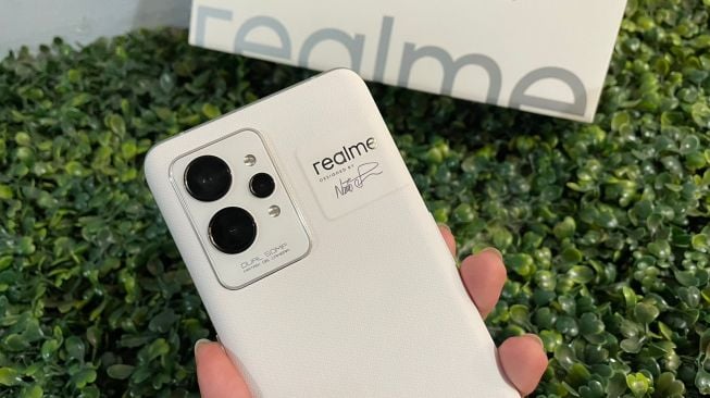 Realme GT 2 Pro Smartphone Hadir dengan Material Bodi Ramah Lingkungan dan Layar Sedap Dipandang