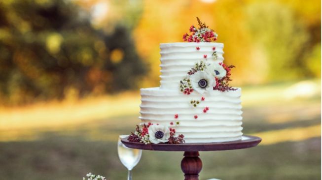 Ingin Pesta Pernikahan Makin Meriah, Viral Pengantin Wanita Ini Minta Dibuatkan Kue Bertabur Ganja