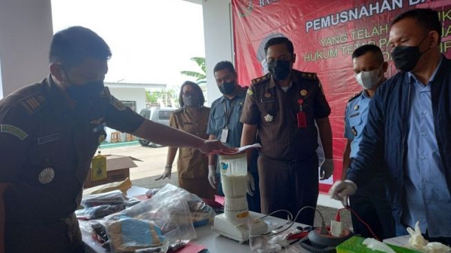 Kejari Bandar Lampung Musnahkan 469 Item Barang Bukti Hasil Kejahatan, Narkoba Mendominasi
