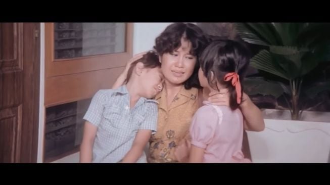 Potret Lawas Penyanyi Dangdut saat Main Film (YouTube/Pakde Bejo)