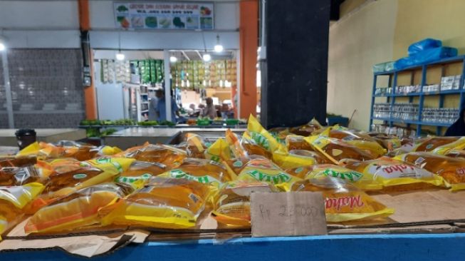 Minyak Goreng di Batam Masih Dijual di Atas HET, Pedagang Tak Berdaya Distributor Pasang Harga Tinggi