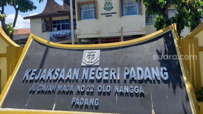 Dugaan Korupsi Dana Hibah KONI Padang, Mantan Ketua KONI Sumbar Diperiksa Kejari