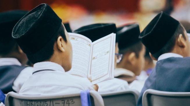 5 Keuntungan Jika Kamu Ikut UKM Kerohanian Islam di Kampus