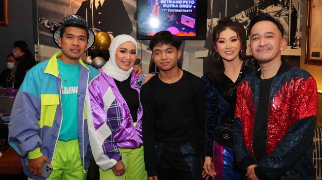 Potret Kedekatan Putra Siregar dengan Artis Indonesia (Instagram/@putrasiregarr17)